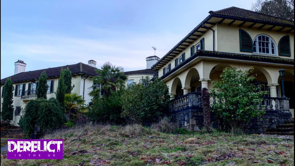 Ravenmorrow: The 1950s Mega-Mansion Frozen in Time